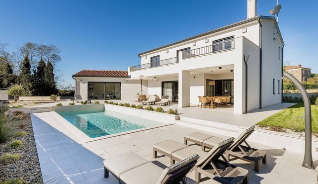 Luxurious home in Nova Vas