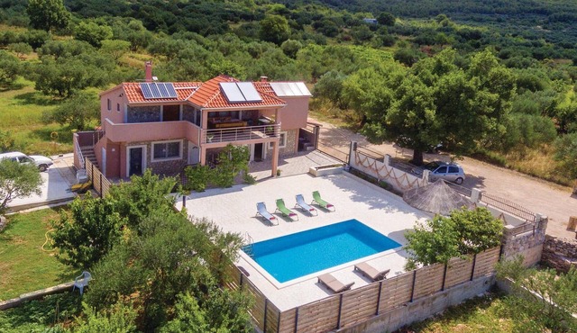 Luxurious home in Tribunj