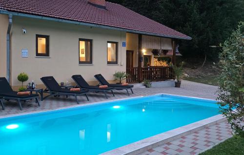 Luxurious Home In Tuhelj With Sauna