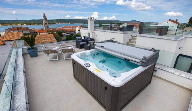 Luxurious home in Turanj with sauna