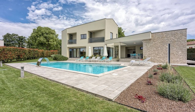 Luxury Holiday home with pool, jacuzzi & sauna in Central Istra