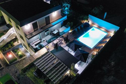 Luxury Villa Experience in Center of Zadar with heated pool and Jacuzzi