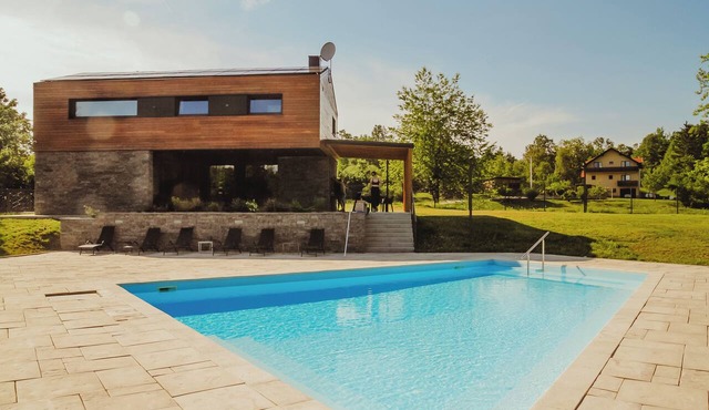 Luxury villa with a 99 m² pool near Rastoke and the Korana River