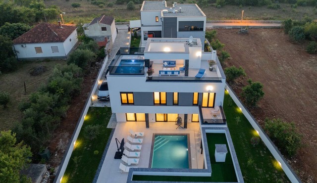 Luxury villa with a swimming pool Zaton, Zadar (K-23511)