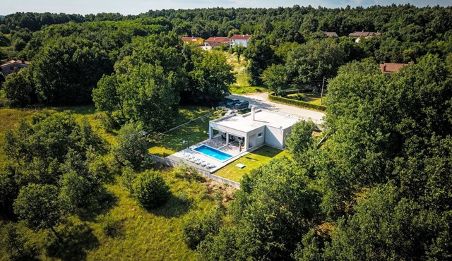 mit eigenem Pool by Interhome