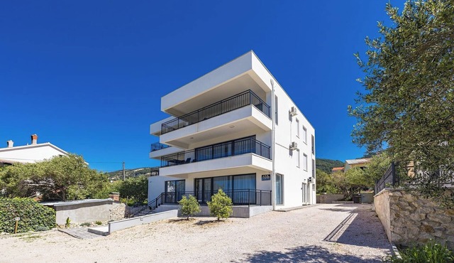 Modern apartment, 300m from the beach
