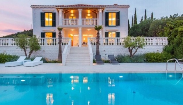 Modern Luxurious Villa