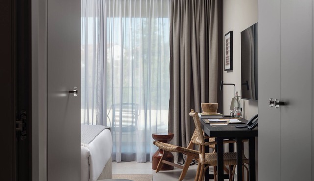 Molum Hotel & Residences