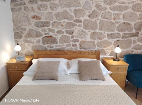 New studio in Šibenik Centre with private parking