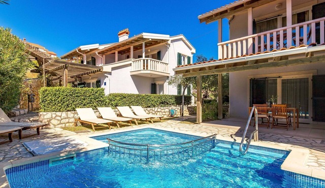 Nice apartment for 4 people with A/C, WIFI, pool, TV and terrace