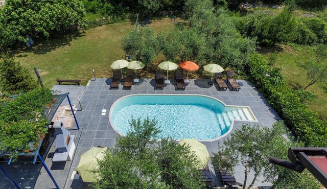 Nice apartment for 5 guests with A/C, WIFI, pool, TV and terrace