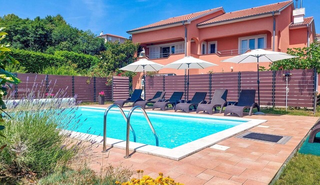 Nice apartment for 6 people with WIFI, pool, A/C, TV, balcony and panoramic view