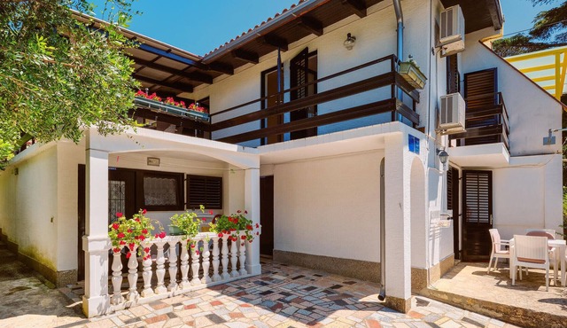 Nice apartment in Mali Losinj with WiFi