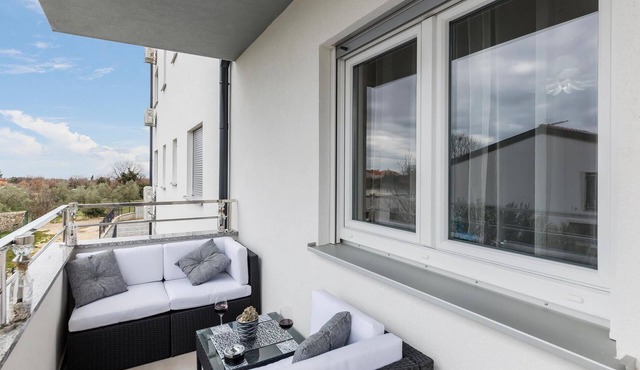 Nice apartment in Peroj with WiFi