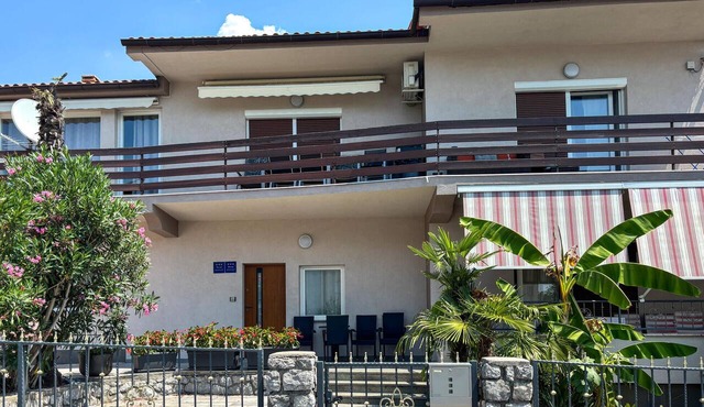Nice apartment in Rijeka with house sea view
