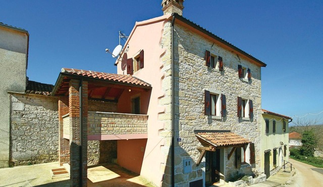 Nice home in Ritosin Brig with WiFi