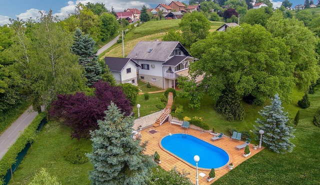 Nice home in Seketin with sauna