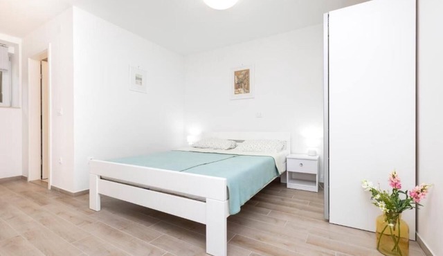 One bedroom apartment with terrace Veli Lošinj, Lošinj (A-24542-a)