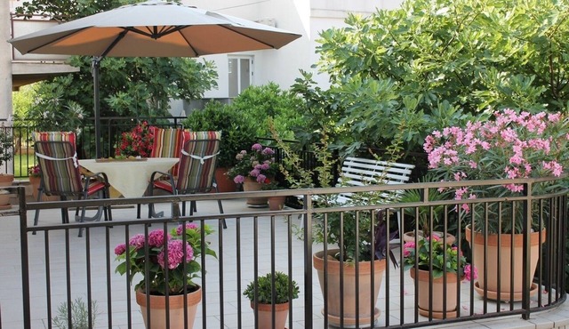 One bedroom apartment with terrace and sea view Makarska (A-21911-a)