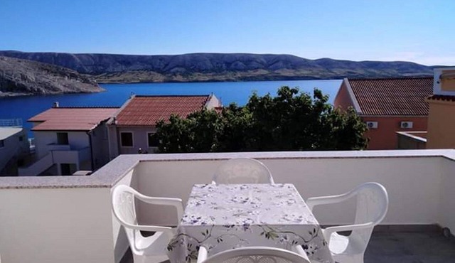 One bedroom apartment with terrace and sea view Metajna (Pag) (A-20521-c)