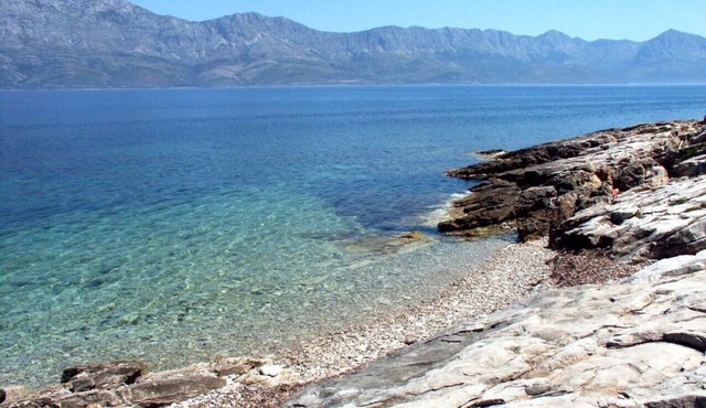 One bedroom apartment near beach Sućuraj, Hvar (A-195-b)