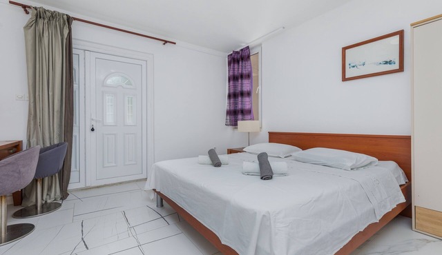 One bedroom apartment with terrace and sea view Brela, Makarska (A-22910-d)