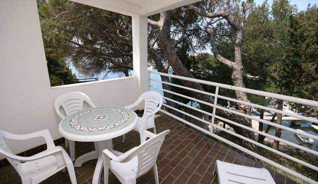 One bedroom apartment with terrace and sea view Mandre, Pag (A-6474-a)