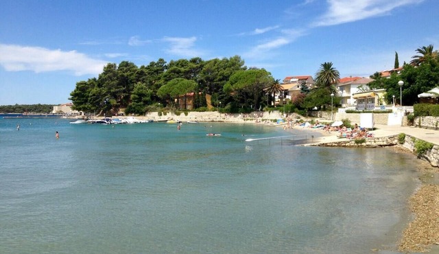 One bedroom apartment with terrace and sea view Rab (A-20818-b)