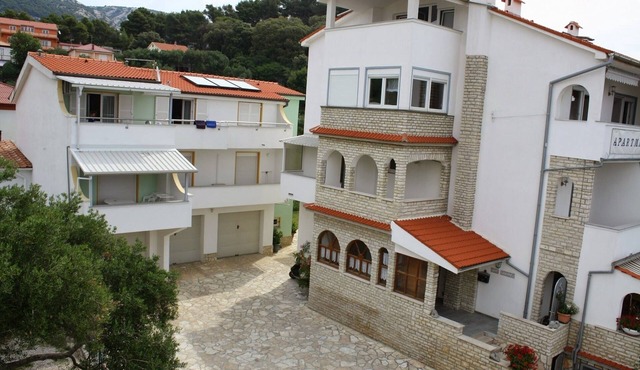 One bedroom apartment with terrace and sea view Rab (A-14792-c)