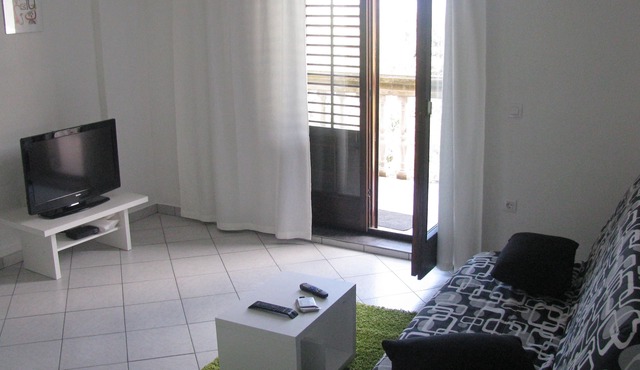 One bedroom apartment with balcony and sea view Supetarska Draga - Donja, Rab (A-15602-a)