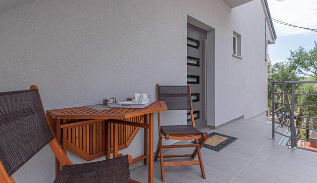 Pet friendly apartment in Pirovac
