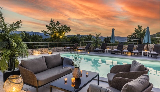 Private Imotski Villa for 12 | Heated Pool & Games Room
