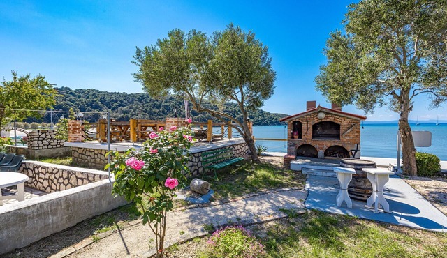 Sea View Summer Paradise - Emily 1