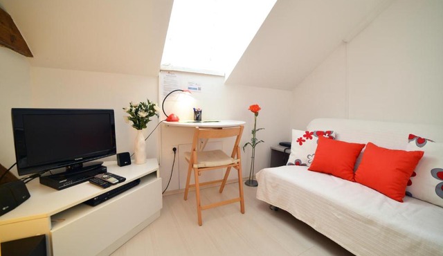 Studio apartment White