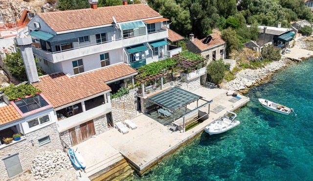 Studio flat near beach Pasadur, Lastovo (AS-8391-a)