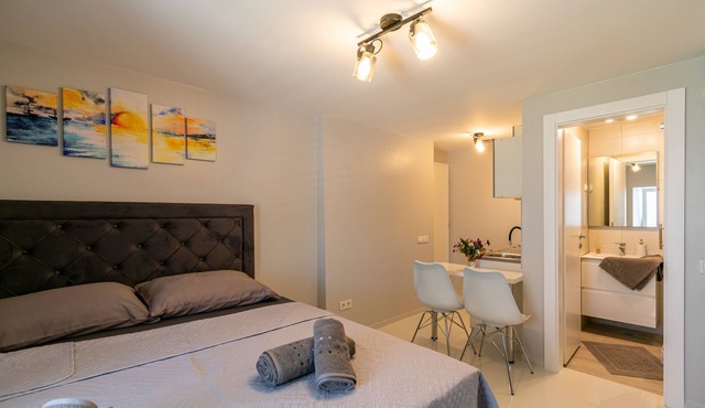 Studio flat with air-conditioning Poljana, Ugljan (AS-8419-a)