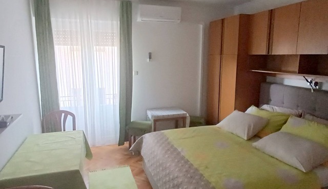 Studio flat with air-conditioning Banjol, Rab (AS-23095-a)