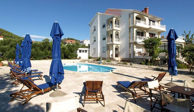 Stunning apartment in Barbat na Rabu with WiFi