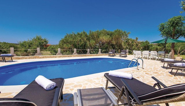 Stunning apartment in Barbat with WiFi