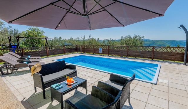 Stunning apartment in Sutivanac