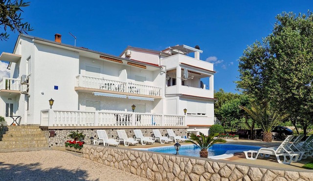 Stunning apartment in Rab