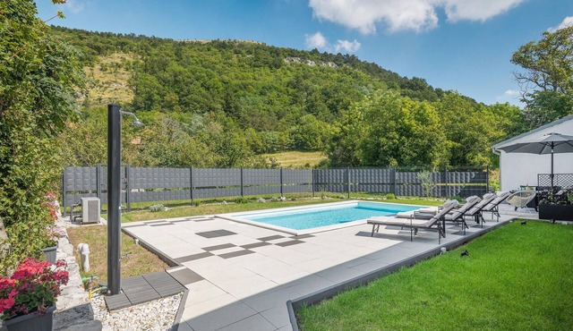 Stunning home in Brest