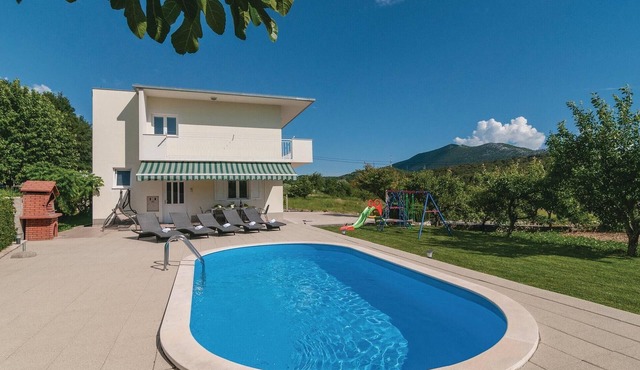 Stunning home in Gata in Gata