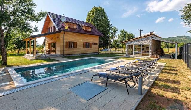 Stunning home in Licko Cerje with sauna