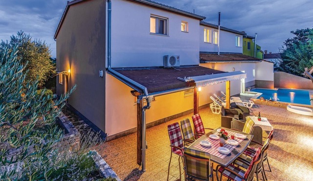 Stunning home in Pavicini