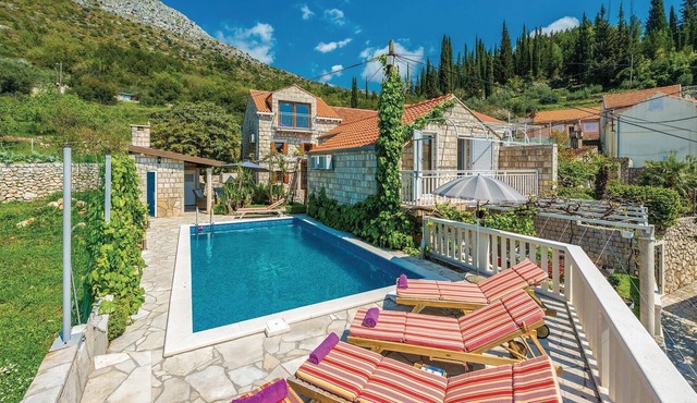 Stunning home in Zaton Veliki