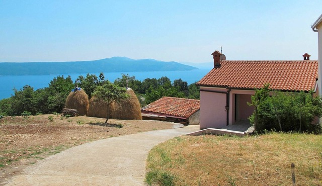 Stunning private villa for 6 guests with A/C, WIFI, TV, terrace, pets allowed and parking