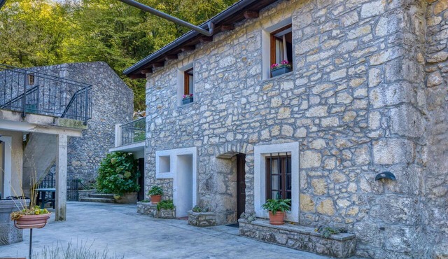 Stunning private villa with A/C, WIFI, pool, TV, terrace, pets allowed and panoramic view