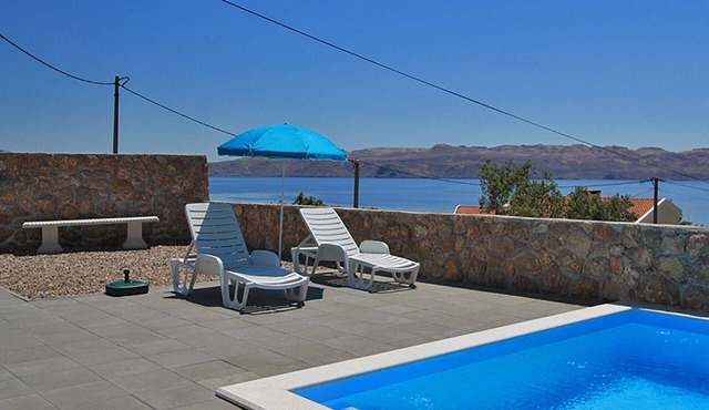 The apartment Camelia with pool apartman 2 (4+2)
