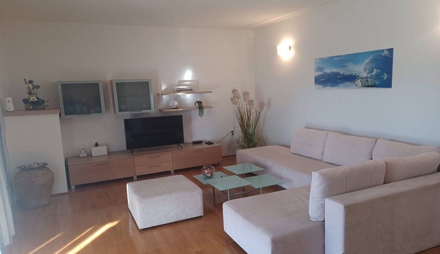 Three Bedroom Apartment With Terrace And Sea View